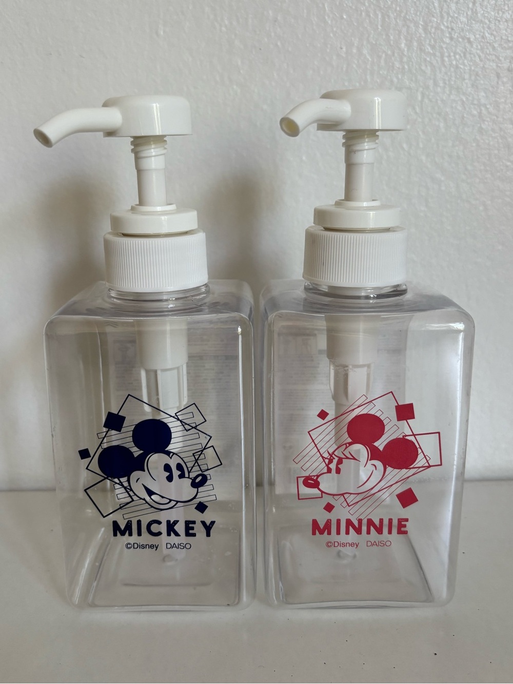 Disney x Daiso Mickey & Minnie Pump Bottles Set 400ml 13.5 oz